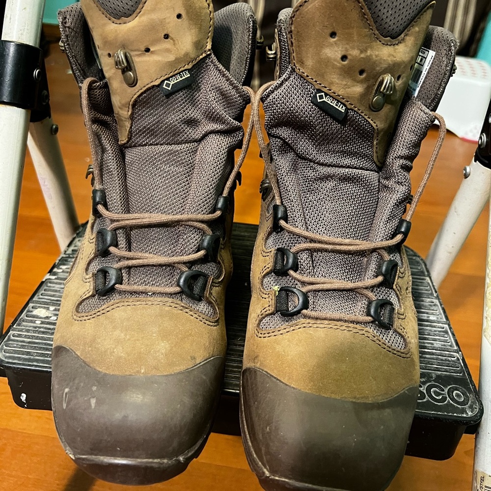 Haix Scout 2.0 Men’s size 7W
